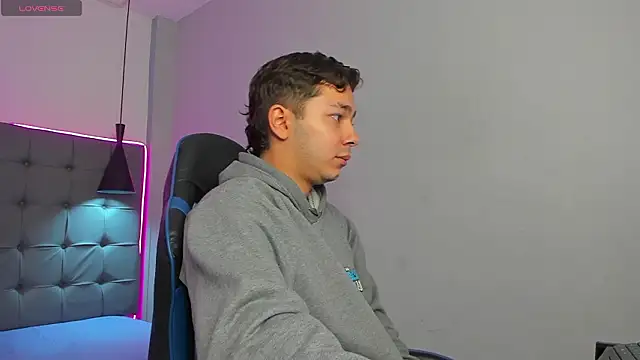 Julian Smith21 online show from 25, 2, 2026