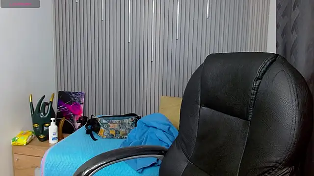 Julian Smith21 online show from 14, 4, 2026