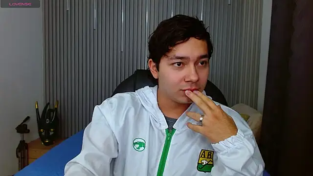 Snapshot of Julian_Smith21 chatting on 21, 5, 2026 Julian Smith21 online show from 21, 5, 2026