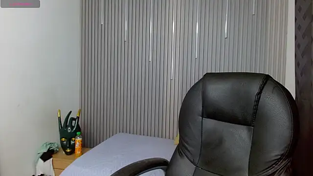 Julian Smith21 online show from 20, 4, 2026