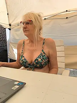 Heidiblueeyes online show from 23, 6, 2026