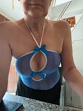 Heidiblueeyes online show from 1, 6, 2026