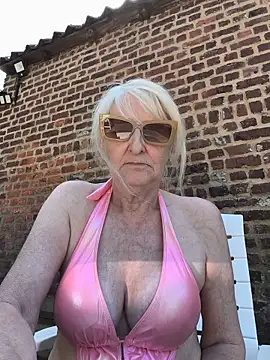 Heidiblueeyes online show from 28, 5, 2026