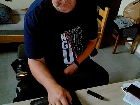 Snapshot of pozitiva000 chatting on 24, 5, 2026 pozitiva000 online show from 24, 5, 2026