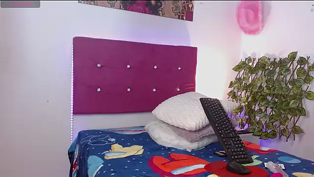 Snapshot of Megan_smith15 chatting on 13, 5, 2026 Megan smith15 online show from 13, 5, 2026