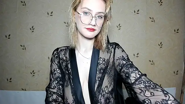 NicoleDaviss online show from 30, 6, 2026