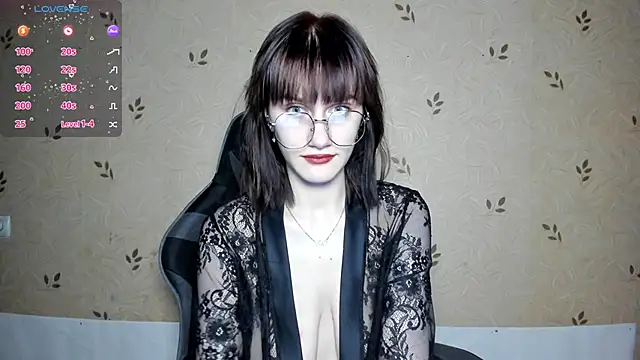 NicoleDaviss online show from 6, 6, 2026
