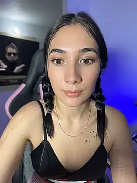 Snapshot of isa_hil chatting on 3, 6, 2026 isa hil online show from 3, 6, 2026