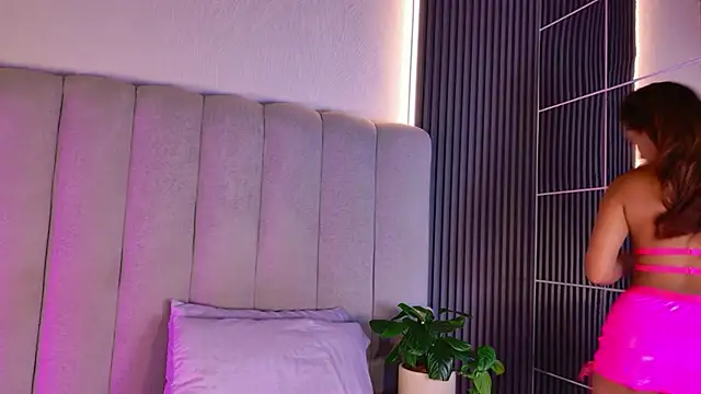 AlessiaAuren online show from 15, 4, 2026