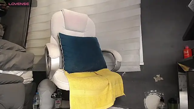 dirty 27cms online show from 21, 10, 2025