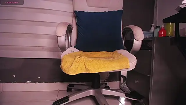 dirty 27cms online show from 20, 12, 2025