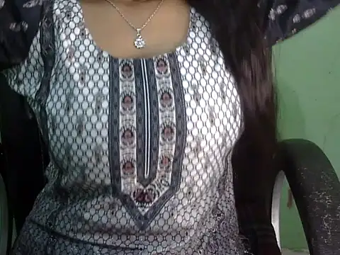 cute momo love online show from 4, 5, 2026