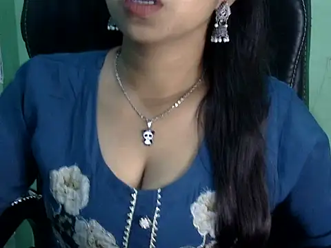 cute momo love online show from 31, 3, 2026