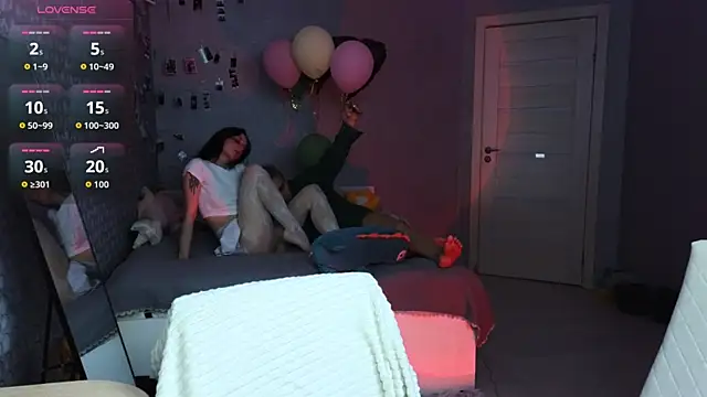 LuxuryLoverss online show from 5, 4, 2026