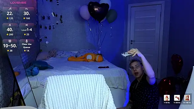 LuxuryLoverss online show from 29, 3, 2026