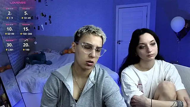 LuxuryLoverss online show from 19, 4, 2026