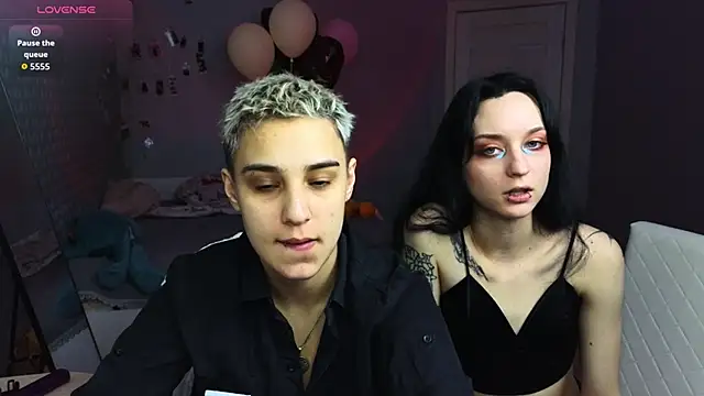 LuxuryLoverss online show from 2, 4, 2026