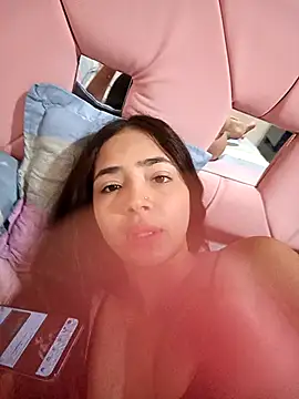 Sexy cloe outdoors online show from 15, 3, 2026