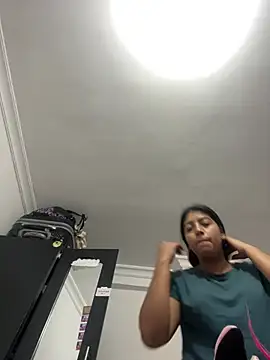 Sexy mia outdoors online show from 21, 4, 2026