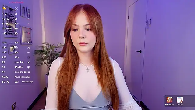 Snapshot of Elle_Funning chatting on 24, 5, 2026 Elle Funning online show from 24, 5, 2026