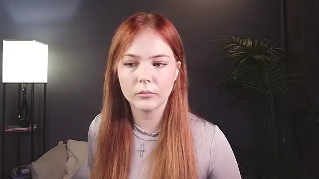 Snapshot of Elle_Funning chatting on 31, 5, 2026 Elle Funning online show from 31, 5, 2026