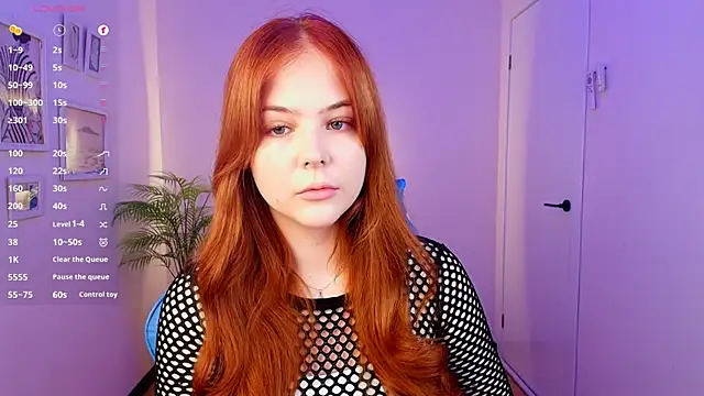 Snapshot of Elle_Funning chatting on 23, 5, 2026 Elle Funning online show from 23, 5, 2026