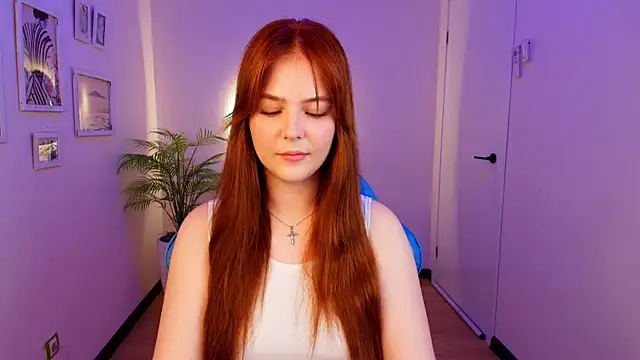 Elle Funning online show from 6, 5, 2026