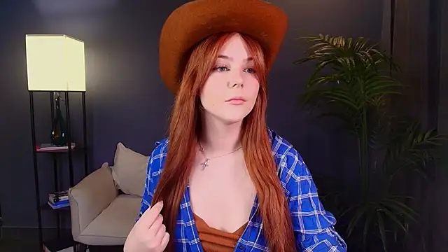 Snapshot of Elle_Funning chatting on 14, 5, 2026 Elle Funning online show from 14, 5, 2026