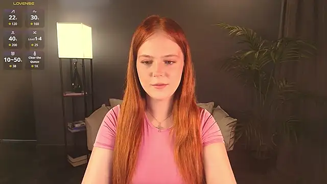 Snapshot of Elle_Funning chatting on 8, 8, 2026 Elle Funning online show from 8, 8, 2026
