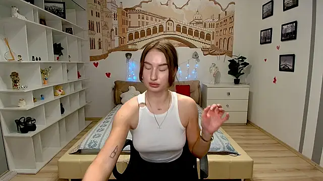 AlicaFoxis online show from 21, 4, 2026