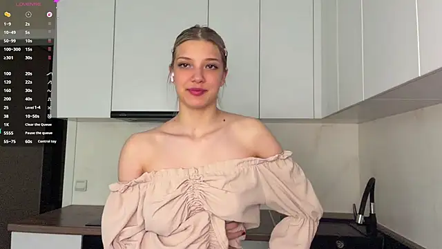 Snapshot of Carolini_i chatting on 5, 6, 2026 Carolini i online show from 5, 6, 2026