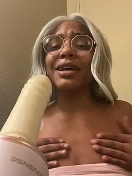 Snapshot of princessandthefootjob chatting on 25, 4, 2026 princessandthefootjob online show from 25, 4, 2026