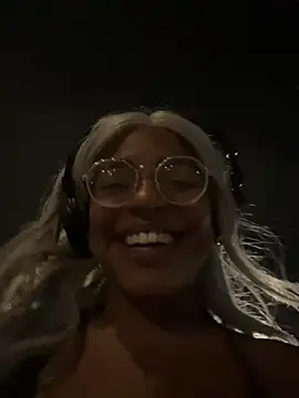 Snapshot of princessandthefootjob chatting on 30, 4, 2026 princessandthefootjob online show from 30, 4, 2026