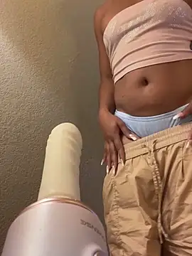 Snapshot of princessandthefootjob chatting on 28, 4, 2026 princessandthefootjob online show from 28, 4, 2026