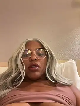 Snapshot of princessandthefootjob chatting on 27, 4, 2026 princessandthefootjob online show from 27, 4, 2026