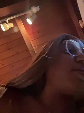 Snapshot of princessandthefootjob chatting on 3, 4, 2026 princessandthefootjob online show from 3, 4, 2026