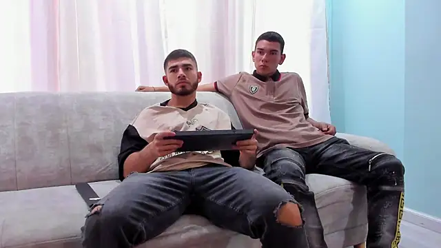 hermes friends online show from 20, 4, 2026