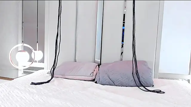 Calioperoux online show from 5, 4, 2026