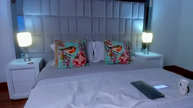 Tiffanyy Lam online show from 3, 3, 2026