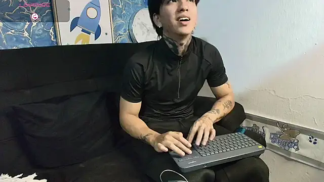 Snapshot of Tessarion_Black chatting on 27, 5, 2026 Tessarion Black online show from 27, 5, 2026