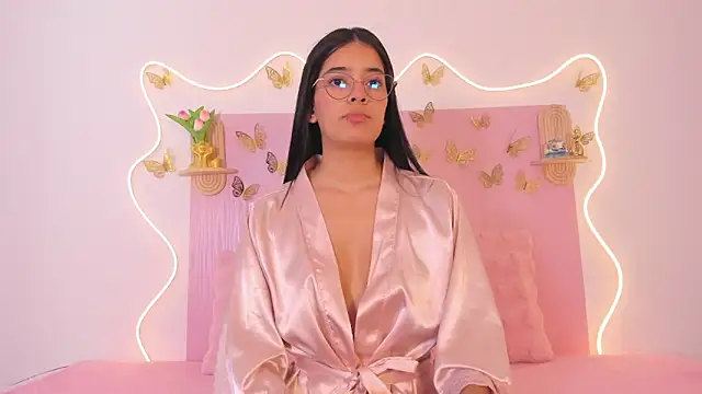 Isaa-queen online show from 5, 4, 2026