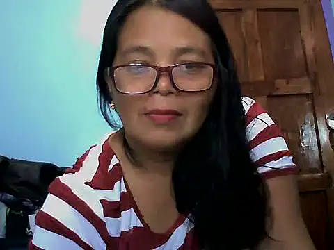 Flowerblossom123 online show from 6, 4, 2026