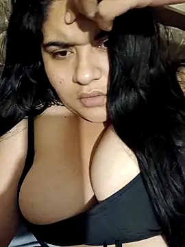 Snapshot of Orianamzn21 chatting on 7, 5, 2026 Orianamzn21 online show from 7, 5, 2026
