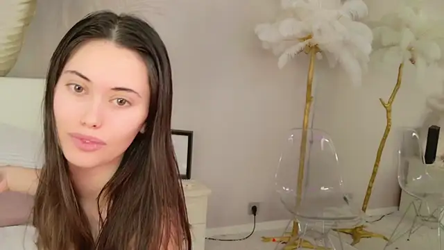 Lunaa Babygirl online show from 2, 3, 2026