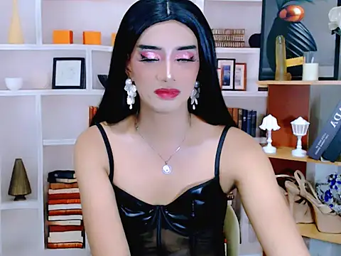 Queeny Cassandra online show from 10, 5, 2026