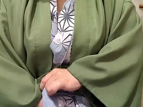 Snapshot of emi_chan_7 chatting on 10, 6, 2026 emi chan 7 online show from 10, 6, 2026