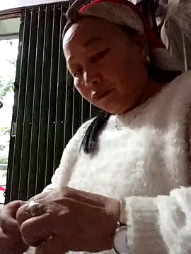 heesuu11 online show from 2, 4, 2026