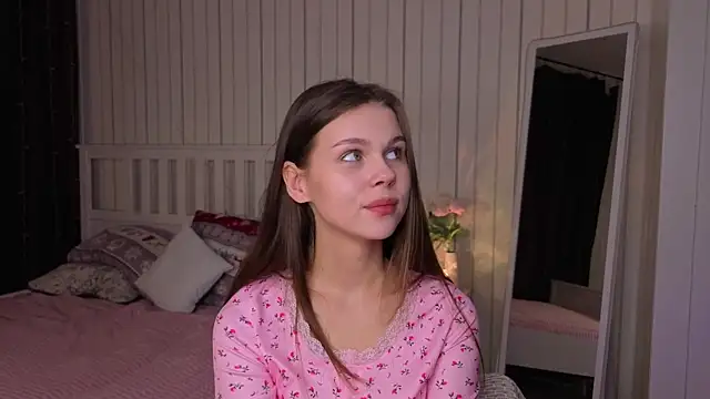 EarthaLevra online show from 4, 4, 2026