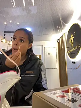 samira-grey online show from 6, 3, 2026