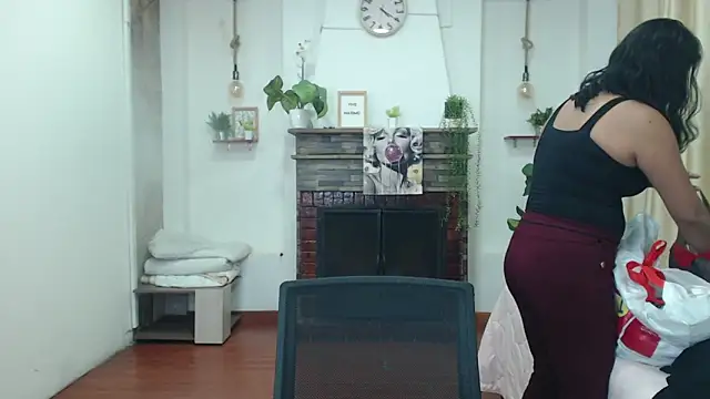 Emma hassani online show from 18, 4, 2026